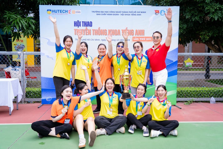 Sôi động Hội thao Tải app 13Win Khoa Tiếng Anh: Rèn luyện thể chất, gắn kết tinh thần 189
