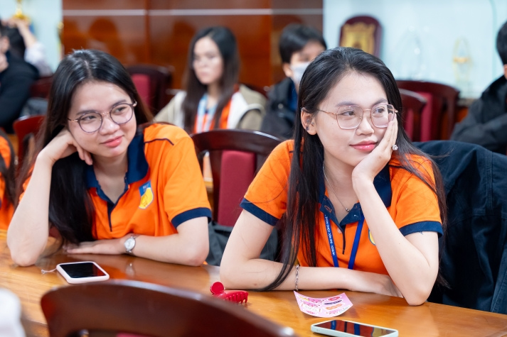 [Ảnh] 13Win 21 link không chặn Khoa Marketing - Kinh doanh quốc tế khám phá tiềm năng AI trong kỷ nguyên số 18