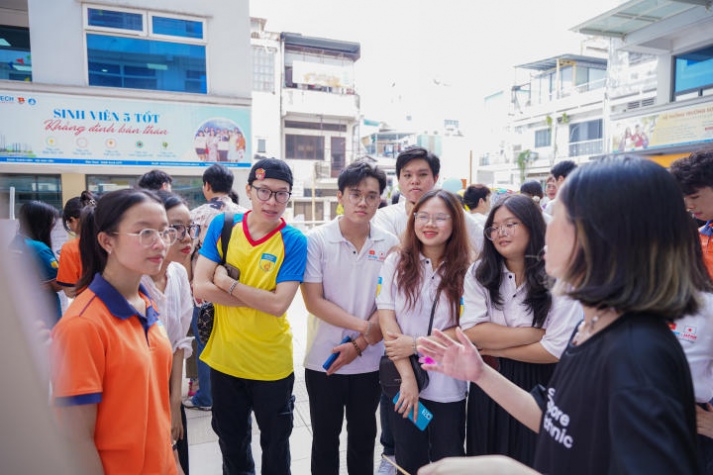 [Video] Ấn tượng với loạt poster, mô hình đột phá của Tải app 13Win 13WIN13 và Trường Singapore Polytechnic tại “Learning Express” 81