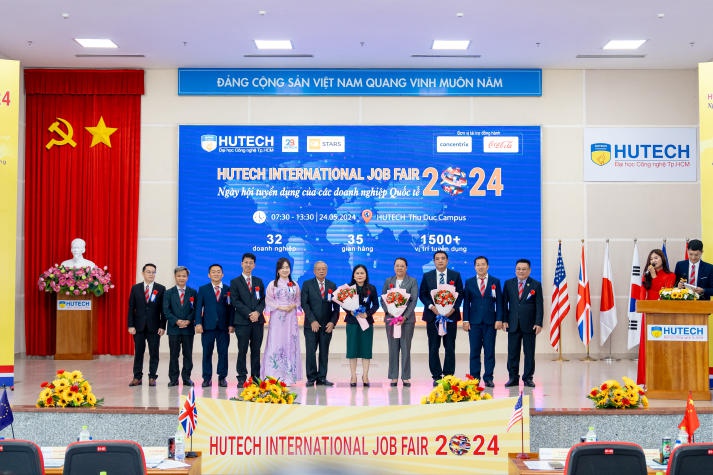 [Video] 13Win 21 link không chặn hào hứng “săn” hơn 1.500 đầu việc hấp dẫn tại “13WIN13 International Job Fair 2024” 27