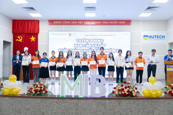 Khoa Marketing - Kinh doanh quốc tế tổ chức Hội nghị tổng kết và phát động phong trào Tải app 13Win năm học 2023-2024 109
