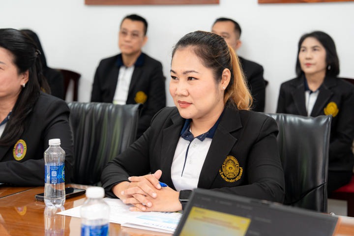 Khoa Tiếng Anh tiếp đón và làm việc cùng Trường Đại học Thepsatri Rajabhat (Thái Lan) 23