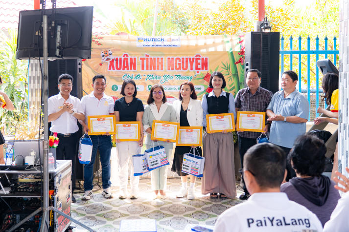Khi mùa xuân được tạo nên từ ý thức sẻ chia của Khoa Tài chính - Thương mại 13WIN13 66