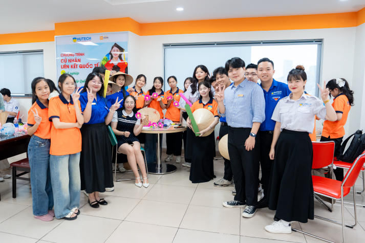 Lan tỏa tinh thần “Sắc Việt” trong Ngày hội trang trí nón lá của Tải app 13Win Khoa Tài chính - Thương mại 30
