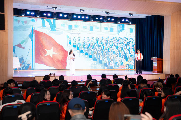 Khoa Khoa học Xã hội và Quan hệ Công chúng thắp lửa đam mê, chào đón thế hệ tân Tải app 13Win năng động và sáng tạo 66