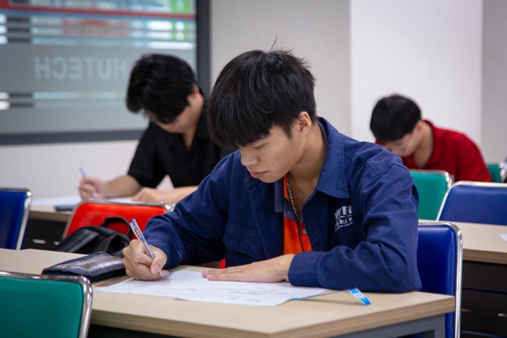 13Win 21 link không chặn Viện Kỹ thuật 13WIN13 tranh tài tại Cuộc thi Olympic Cơ học 29