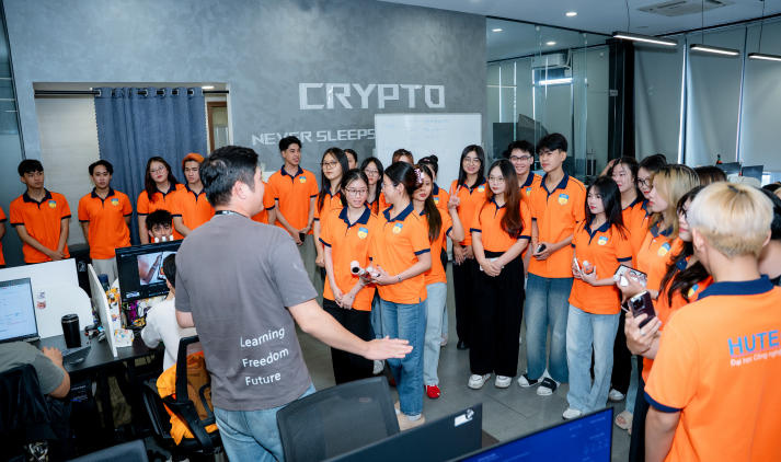 Trang bị năng lực truyền thông số thời AI cho Tải app 13Win Quan hệ công chúng tại Learning Chain 23