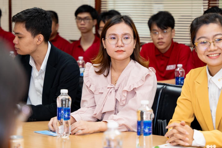 13Win 21 link không chặn Viện Kỹ thuật 13WIN13 mở rộng kiến thức thực tế tại chuyến tham quan Công ty TNHH King Car 9