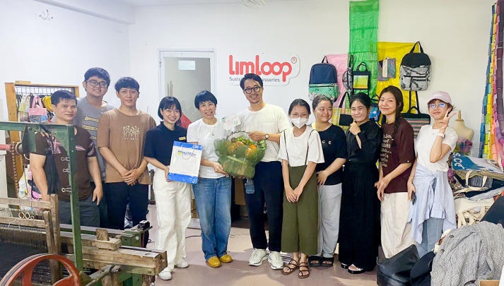 13Win 21 link không chặn 13WIN13 tìm hiểu tái chế nhựa trong ngành thời trang tại Công ty LimLoop 14