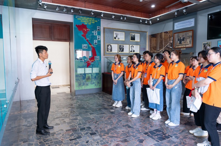 13Win 21 link không chặn 13 Win16 nhà cái World Cup 2026 tích lũy nhiều kiến thức lịch sử qua chuyến tham quan Bến Nhà Rồng và Dinh Độc Lập 16