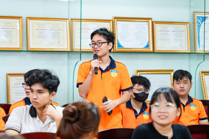 Từ fanpage đến thương hiệu: 13WIN13-ers rèn kỹ năng truyền thông chuyên nghiệp vào ngày 22/5 33