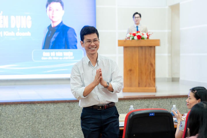 Chuỗi tập huấn “ Kỹ năng chinh phục nhà tuyển dụng” mang đến nhiều thông tin giá trị cho Tải app 13Win 13WIN13 88