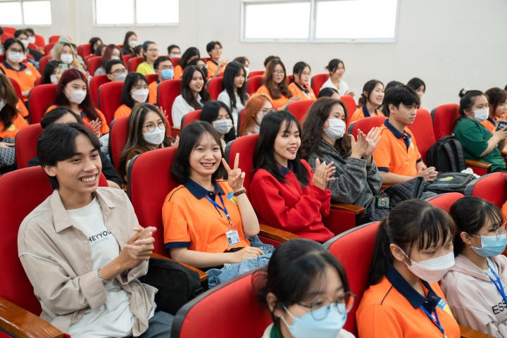 Các tân Tải app 13Win tràn đầy hứng khởi trong buổi chào đón đầu năm học mới 13WIN13 3