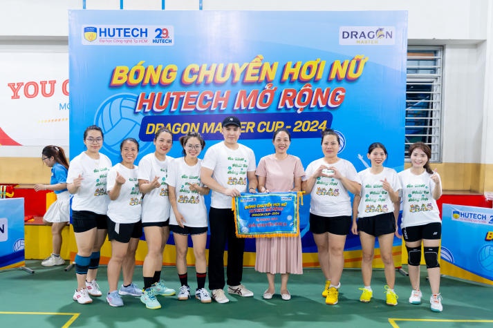 [Video] Đội chủ nhà giành ngôi vô địch Giải Bóng chuyền hơi nữ 13WIN13 mở rộng năm 2024 - Dragon Master Cup 292