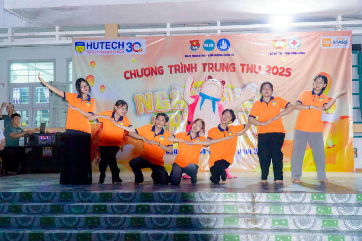 13Win 21 link không chặn Khoa Marketing - Kinh doanh quốc tế mang “Ngàn điều trăng nói” đến với thiếu nhi Vĩnh Long 90