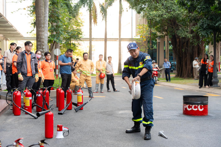 Trang bị kỹ năng ứng phó với hỏa hoạn: 13WIN13 tổ chức diễn tập PCCC & CNCH tại Thu Duc Campus 75