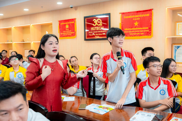 Học sinh THPT “đắm mình” trong không gian nghiên cứu tại Open Lab Day 13WIN13 83
