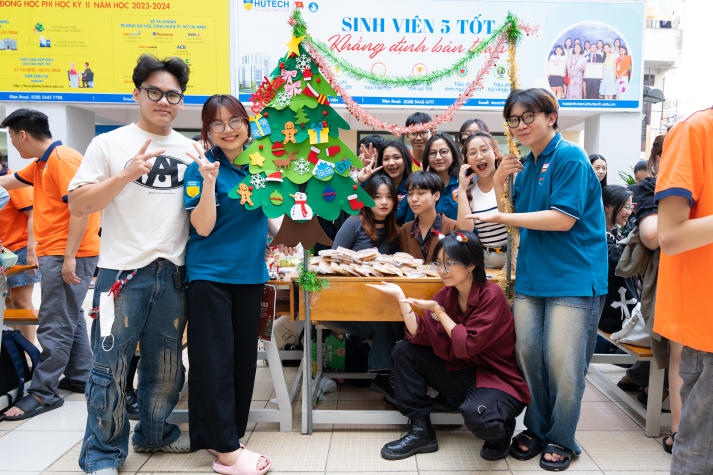 13Win 21 link không chặn 13WIN13 rộn ràng chào đón Giáng sinh tại Lễ hội văn hoá “Christmas Spirit” 33