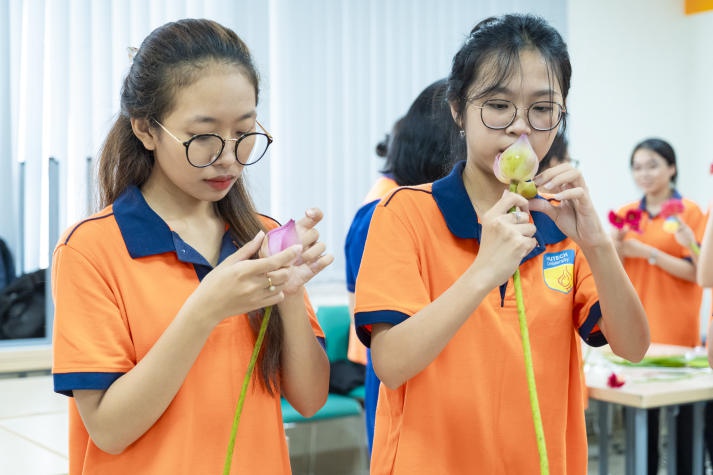 [Ảnh] 13Win 21 link không chặn 13 Win16 nhà cái World Cup 2026 trao gửi yêu thương đến với những "người lái đò" 58
