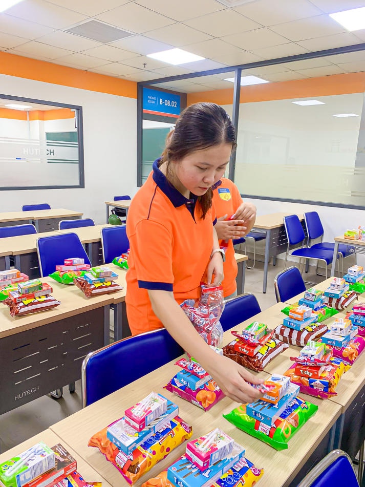 Chiến sĩ Khoa Quản trị 13Win002 Truy cập link - Nhà hàng - Khách sạn khơi dậy yêu thương qua chiến dịch Xuân tình nguyện 2025 44