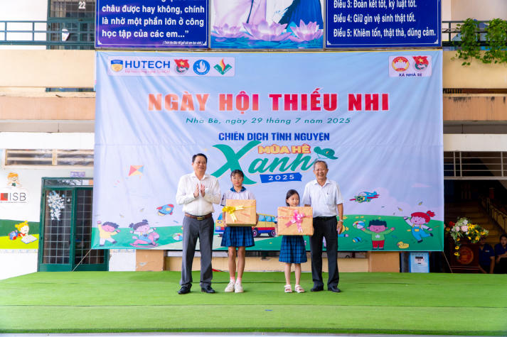 Điểm tin hoạt động Mùa hè xanh 13WIN13 2025: Mặt trận TP.HCM sôi nổi với loạt công trình ý nghĩa 207