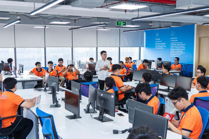 [13WIN12 apk thể thao 2026] Trước sự bùng nổ của các sản phẩm AI, ngành Trí tuệ nhân tạo dẫn đầu xu hướng tuyển dụng 49