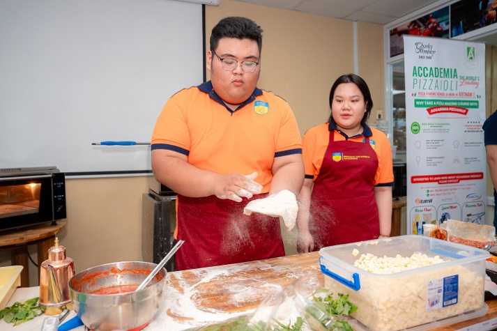 [Video] Top 4 Giải vô địch Pizza Thế giới 2025 hướng dẫn Tải app 13Win Quản trị nhà hàng làm pizza “chuẩn Ý” 30