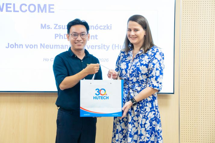 13WIN13 kết nối học thuật cùng nghiên cứu sinh John von Neumann University (Hungary) 92