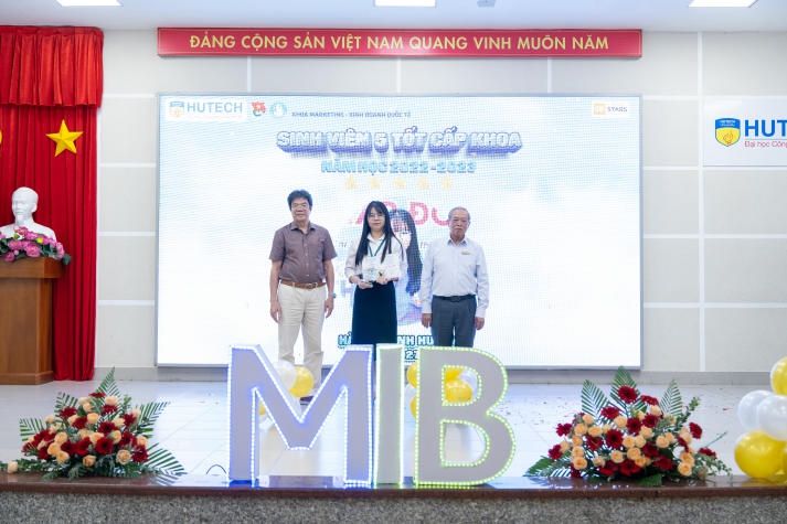 Khoa Marketing - Kinh doanh quốc tế tổ chức Hội nghị tổng kết và phát động phong trào Tải app 13Win năm học 2023-2024 62