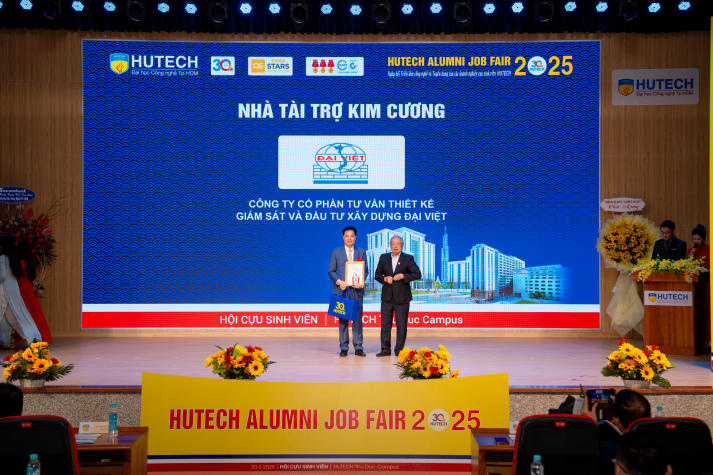 KHOA XÂY DỰNG THAM GIA NGÀY HỘI "ALUMNI JOB FAIR 2025" 32