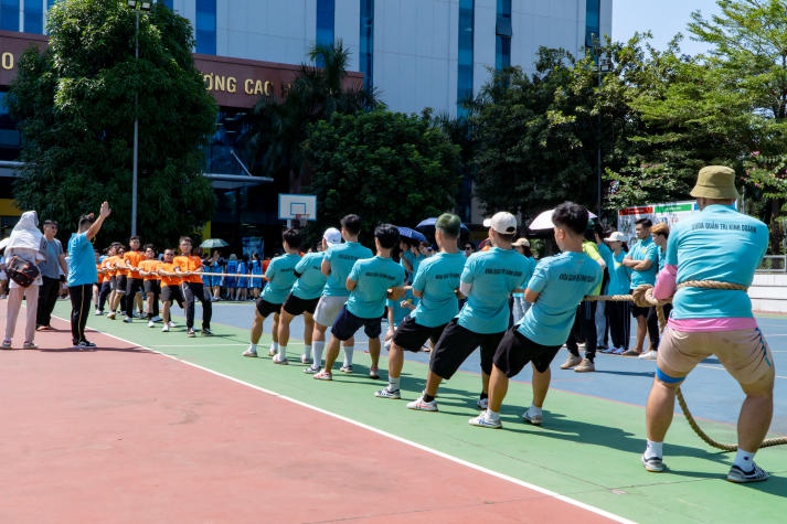 [13WIN13 GAMES 2024] - Khoa Quản trị Kinh doanh thống trị nội dung Kéo co nam, nữ 52