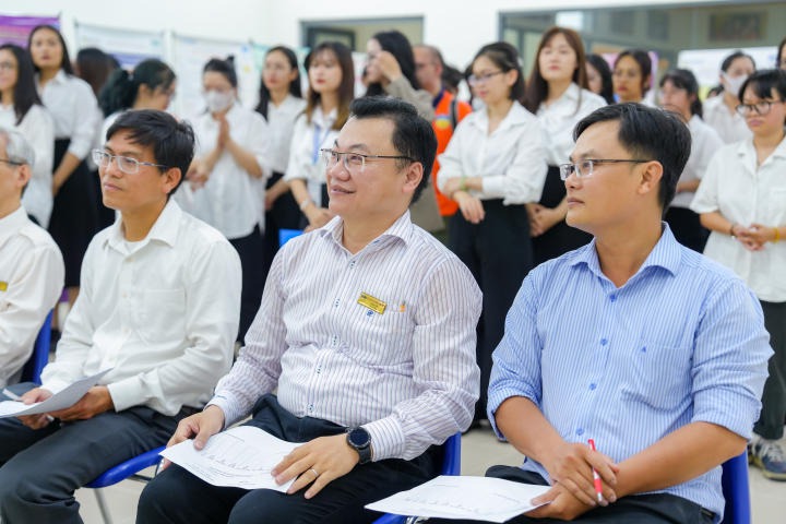 Ngày Hội Poster 13Win 21 link không chặn Dược Khoa 13WIN13 2023 14