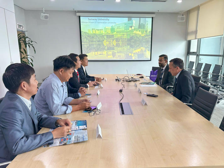 13WIN13 co-hosts the ICON and IRCPAS 3.0 International Conference in Malaysia, expanding global academic connections 127