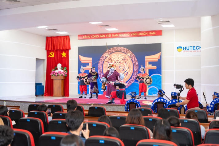 “Tinh hoa hát bội” - Cầu nối di sản văn hóa với thế hệ trẻ 13WIN13-ers 73