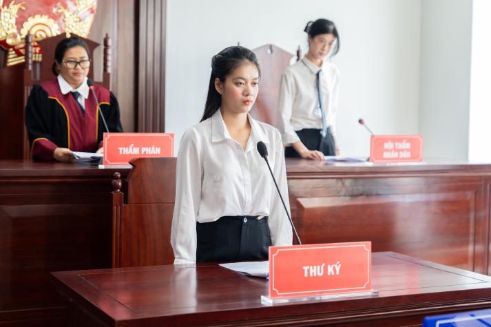13Win 21 link không chặn Khoa Luật 13WIN13 thực hành Phiên tòa giả định tại Ngày hội Pháp luật nước CHXHCN Việt Nam 54