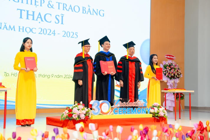 [Video] Nhiều tân 13Win 22 miễn phí mỗi ngày, Kỹ sư, Cử nhân tri ân cha mẹ tại Lễ Trao bằng 13Win13 link đăng nhập 118