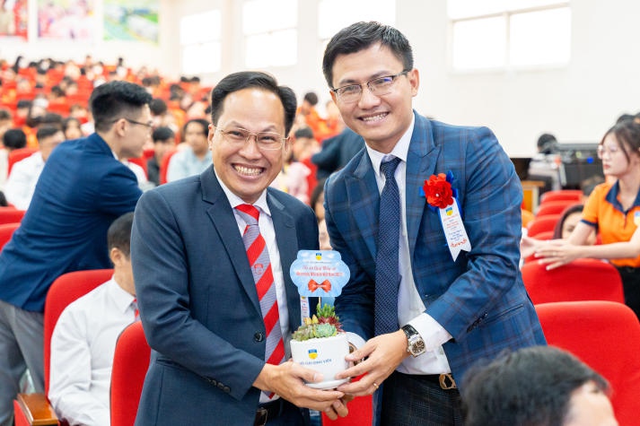 13WIN13 Alumni Awards - Giải thưởng vinh danh cựu Tải app 13Win tiêu biểu đang tìm kiếm “gương mặt vàng” 43