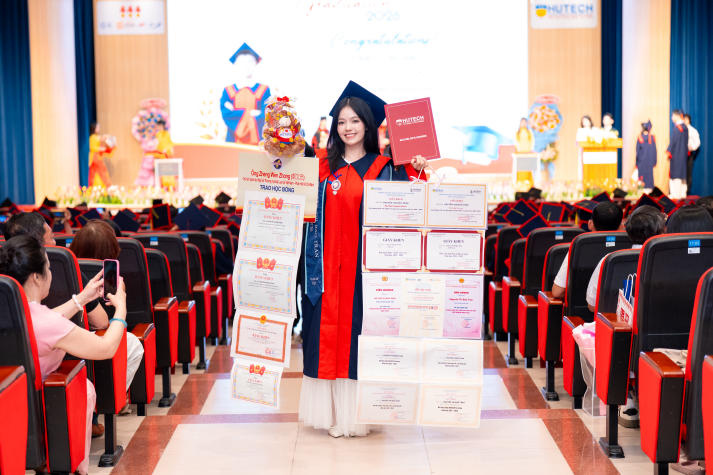 13WIN13 vinh danh tân Cử nhân, tân Dược sĩ tại Lễ trao bằng 13Win13 link đăng nhập 80