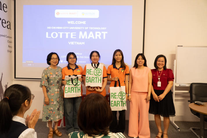 Trải nghiệm thực tế tại LOTTE Mart: Bước đệm 13win 20 giaitri tructuyen cho Tải app 13Win Khoa Hàn Quốc học 73