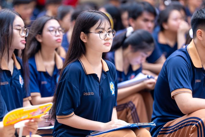 Sĩ tử 2k8 trước kỳ thi 13Win13 link đăng nhập THPT: Giữ tâm lý vững, tự tin về đích 11