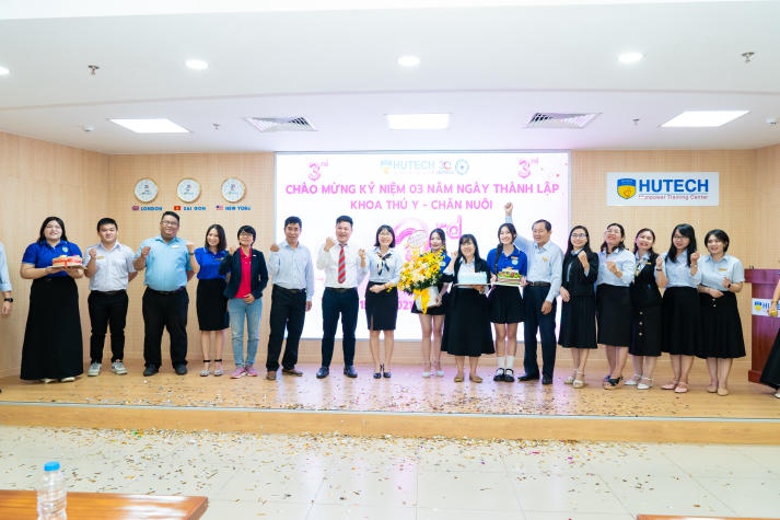 13win com Đăng ký 60K - Chăn nuôi khen thưởng hơn 120 gương mặt tiêu biểu trong 13Win 21 kênh chính thức và phong trào năm học 2023-2024 110