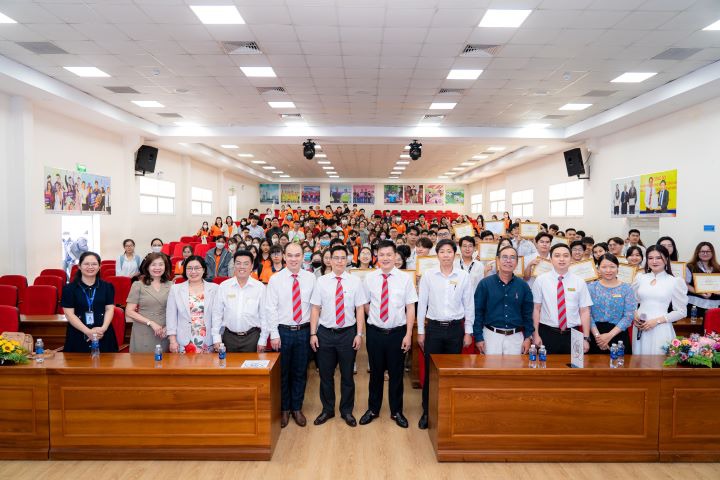 13WIN13 phát động chương trình Tải app 13Win nghiên cứu khoa học năm học 2023-2024 93