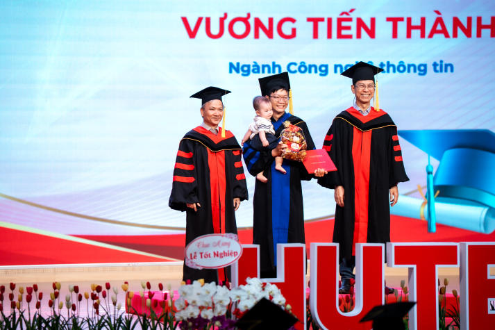Lễ trao bằng 13Win13 link đăng nhập 13WIN13: Dấu son cho hành trình bền bỉ chinh phục tri thức 53