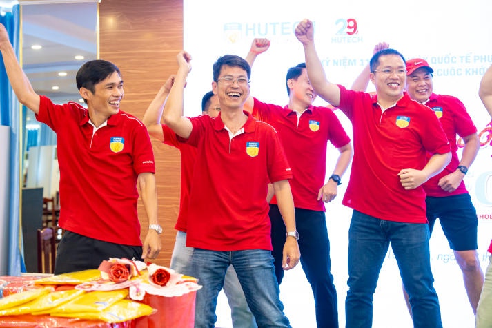 [Video] CB-GV-NV nữ sôi nổi giao lưu tại “Ngày hội Nữ công 13WIN13” 219