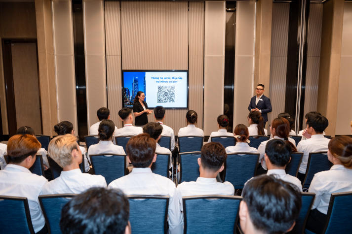 [Video] Không gian 5 sao trở thành lớp học: 13Win 21 link không chặn Quản trị khách sạn trải nghiệm tại Hilton Saigon và Renaissance Saigon 34