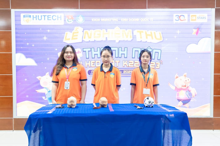Lan tỏa yêu thương từ công trình thanh niên “Nuôi heo đất” của Tải app 13Win Khoa Marketing - Kinh doanh quốc tế 47