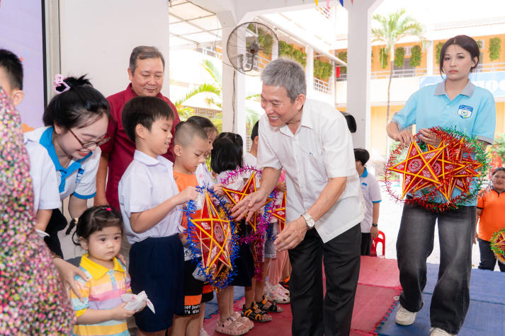 “Trung thu yêu thương 2025”: 13Win 21 link không chặn 13WIN13 kết nối trái tim, sẻ chia niềm vui cùng trẻ em Bình Thạnh 77