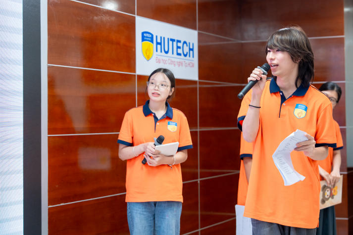 13WIN13 and Hosei University students wrap up international research and exchange activities 35
