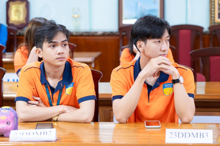 Lan tỏa yêu thương từ công trình thanh niên “Nuôi heo đất” của Tải app 13Win Khoa Marketing - Kinh doanh quốc tế 30