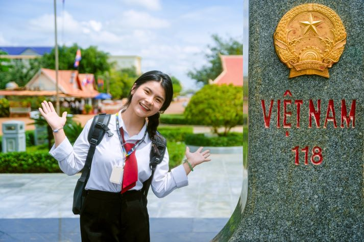 13WIN13 students grow through international field trip to Cambodia 16